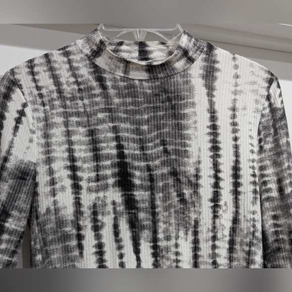 Rebellious One Long Sleeve Form Fitted Top, size small - Picture 3 of 5